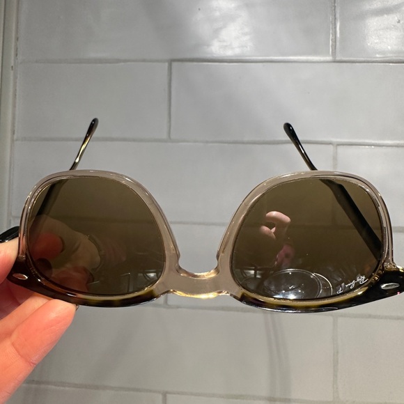 Ray-Ban Hawkeye Polarized Sunglasses with case - Picture 9 of 9